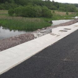 Drainage Channel at Coolcour -cainéal draenála ag Cluain Fadda